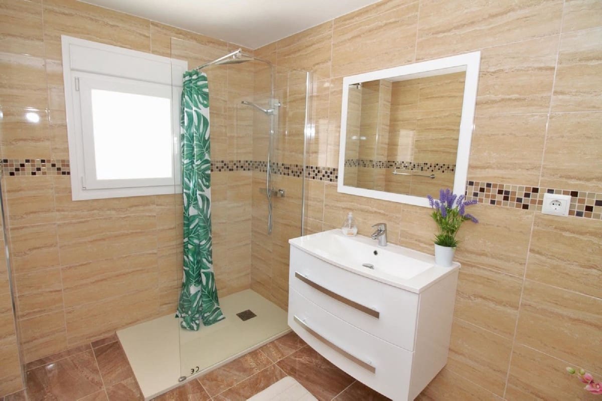 10 Zimmer Villa zu verkaufen in El Paraiso mit Pool Garage - 3.300.000 € (Ref: 10125665)