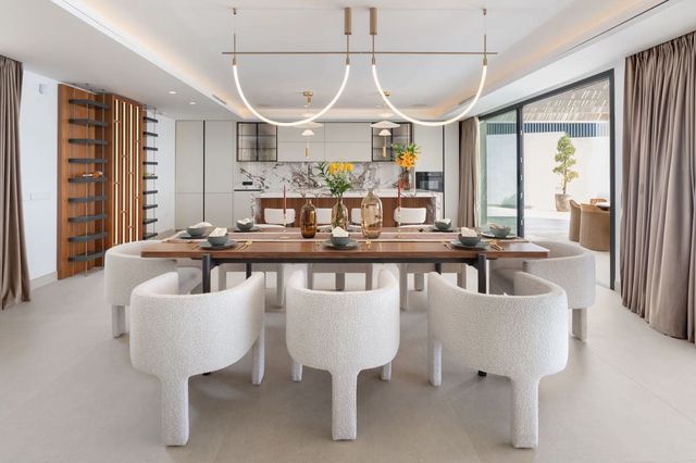 Chalet de 5 habitaciones en El Rosario, Marbella en venta con piscina garaje - 3.995.000 € (Ref: 10125666)