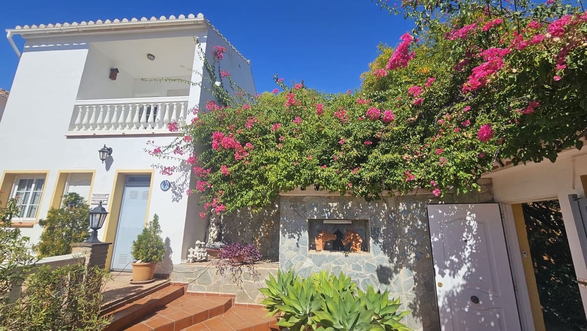 3 soveværelse Villa til salg i Mijas med swimmingpool garage - € 995.000 (Ref: 10125669)
