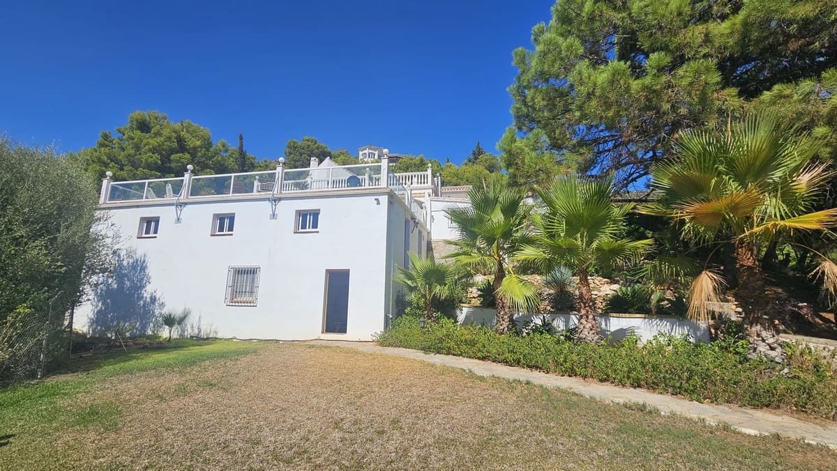 3 soveværelse Villa til salg i Mijas med swimmingpool garage - € 995.000 (Ref: 10125669)