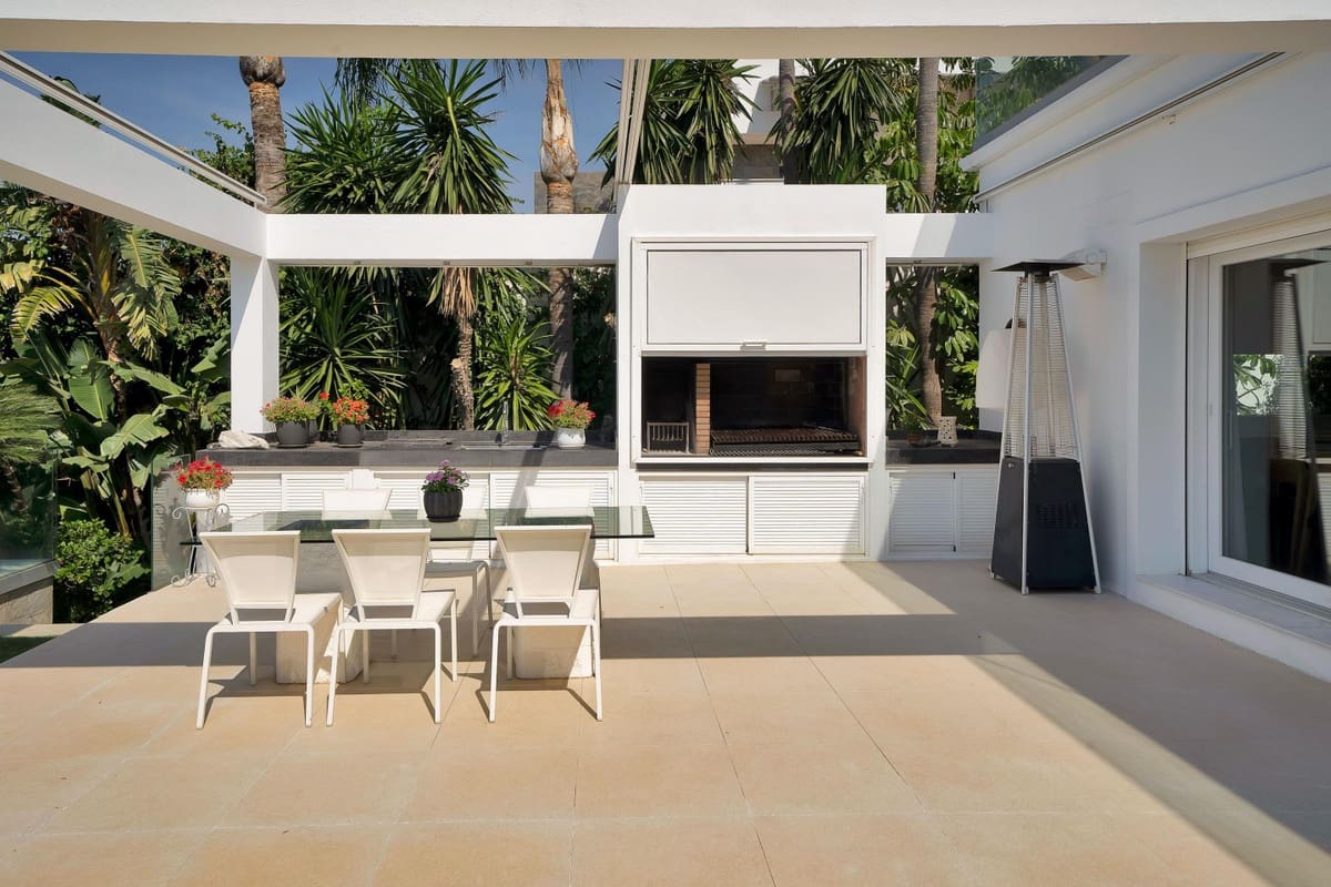 6 sovrum Villa till salu i Marbella med pool garage - 5 490 000 € (Ref: 10125691)