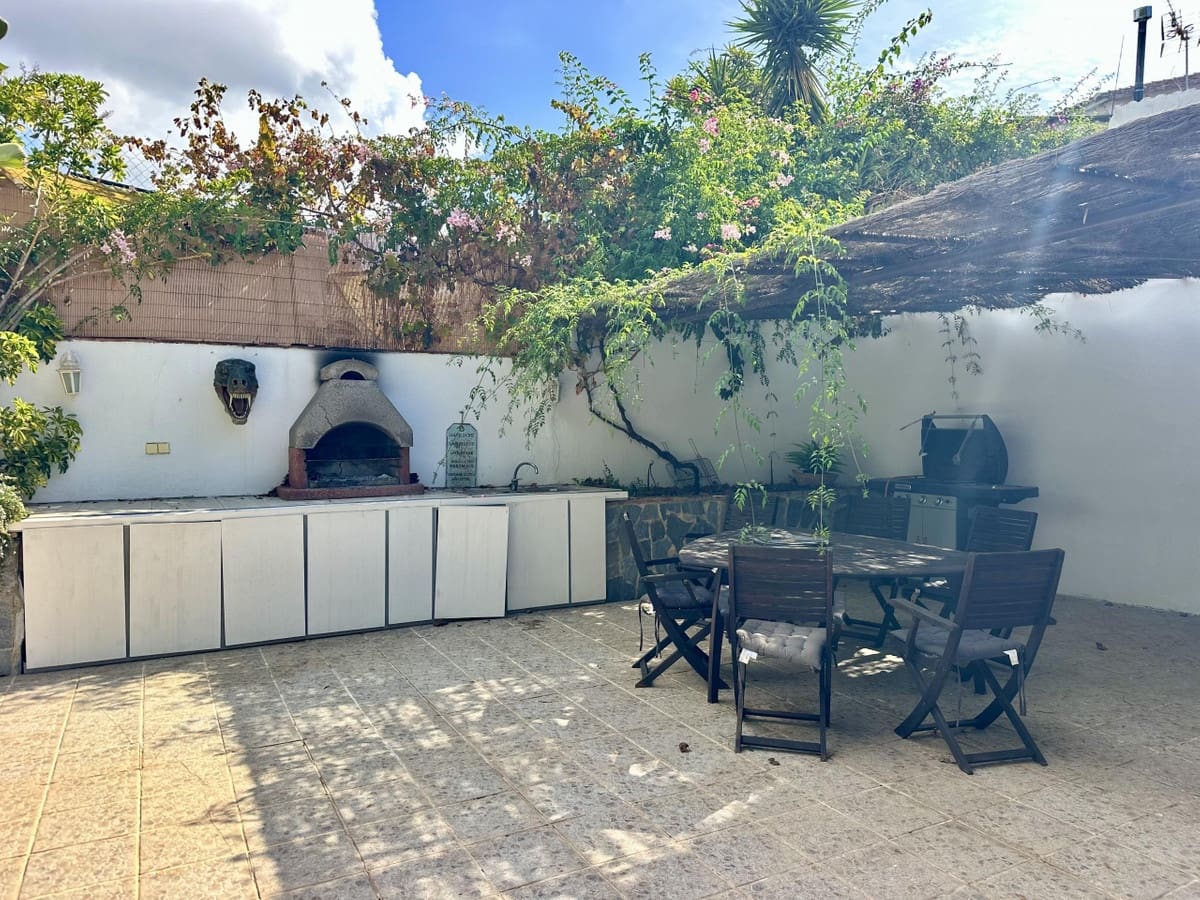 Chalet de 3 habitaciones en Marbella en venta con piscina garaje - 889.000 € (Ref: 10125696)