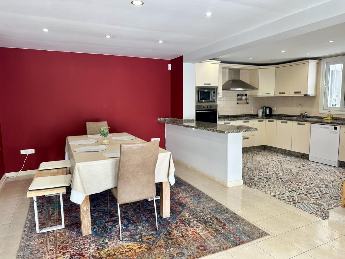 Chalet de 3 habitaciones en Marbella en venta con piscina garaje - 889.000 € (Ref: 10125696)
