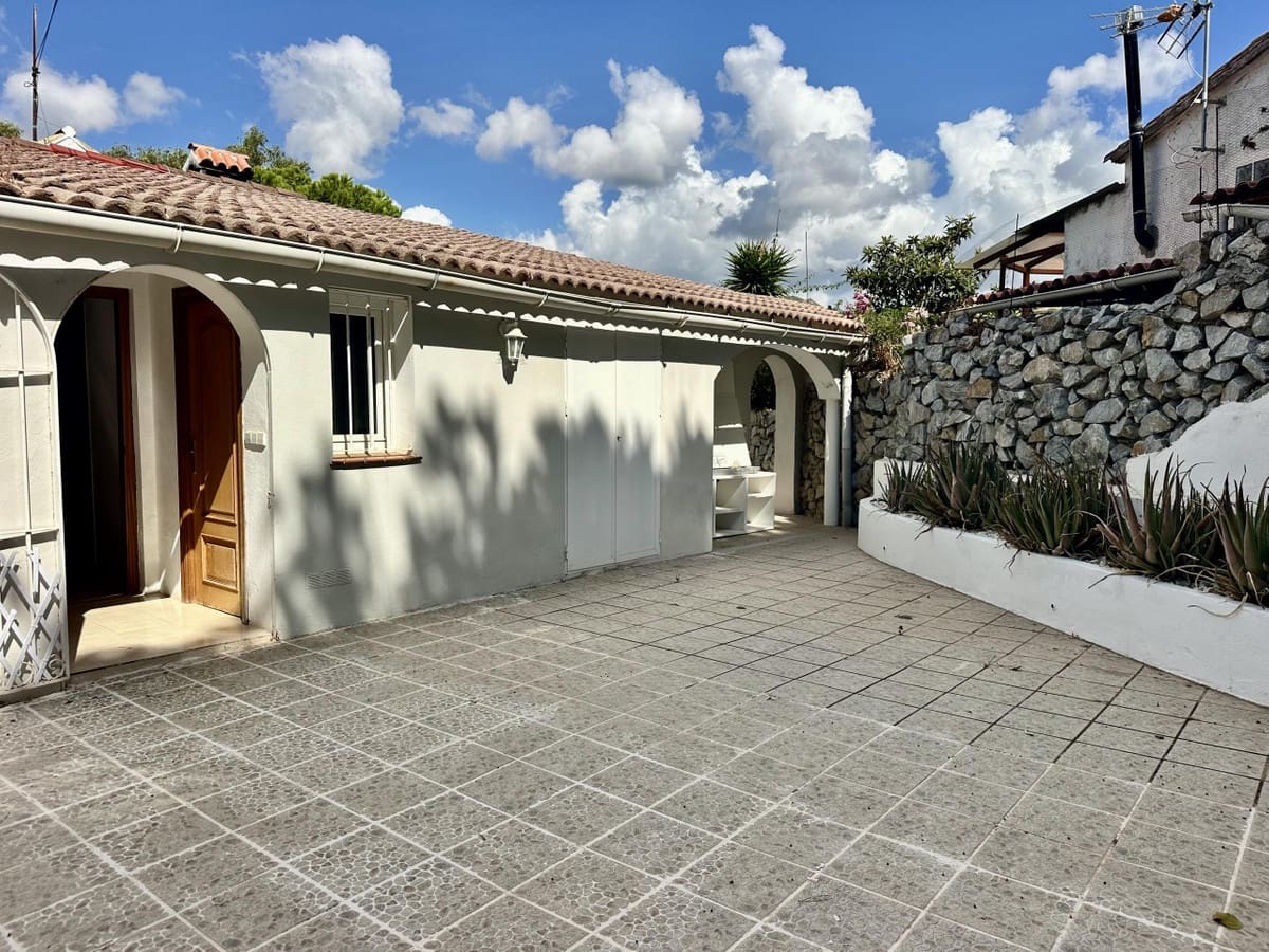 Chalet de 3 habitaciones en Marbella en venta con piscina garaje - 889.000 € (Ref: 10125696)