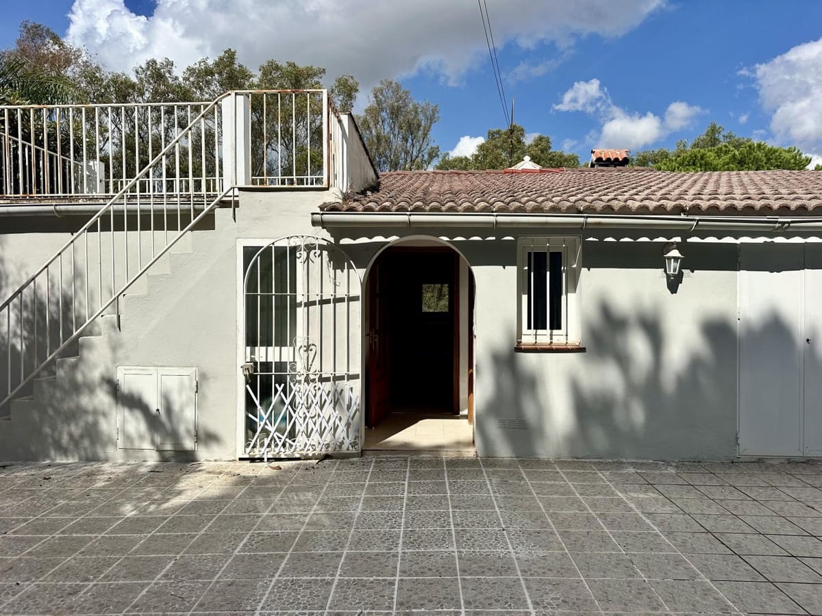 Chalet de 3 habitaciones en Marbella en venta con piscina garaje - 889.000 € (Ref: 10125696)