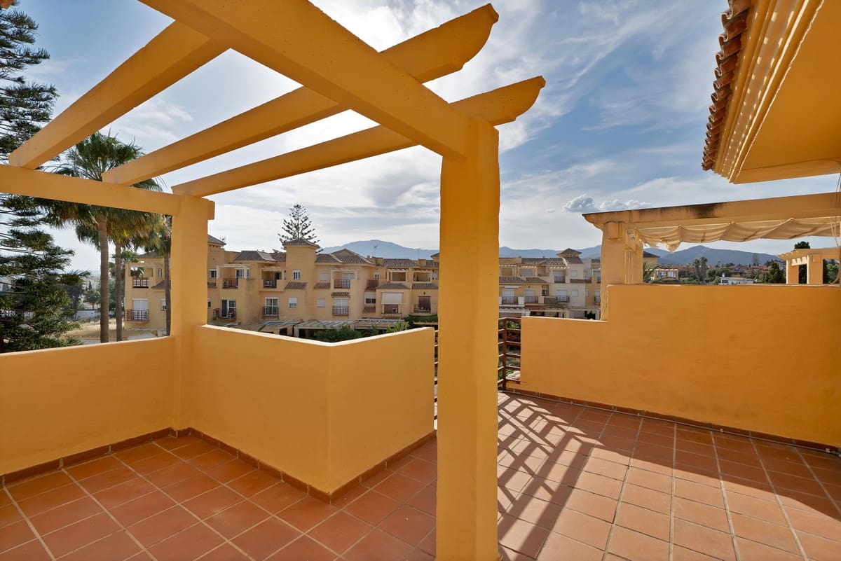 4 bedroom Townhouse for sale in Estepona with pool garage - € 550,000 (Ref: 10125702)