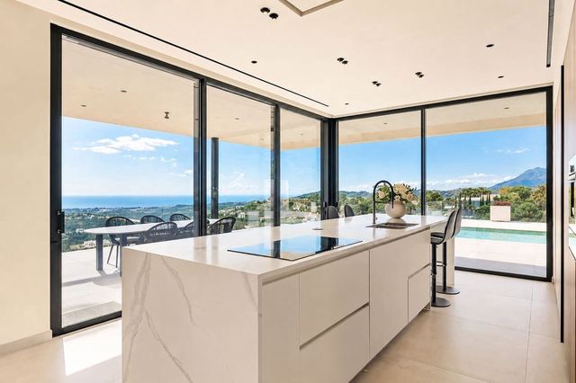 5 sovrum Villa till salu i Montemayor - Marbella Club, Benahavís med pool garage - 3 850 000 € (Ref: 10125707)