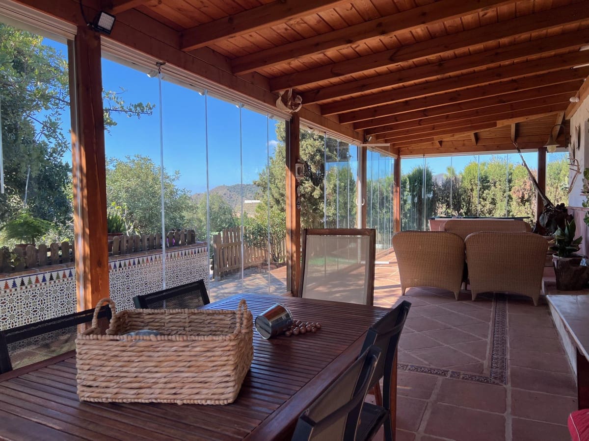 3 sypialnia Willa na sprzedaż w Velez-Malaga z basenem garażem - 485 000 € (Ref: 10125708)