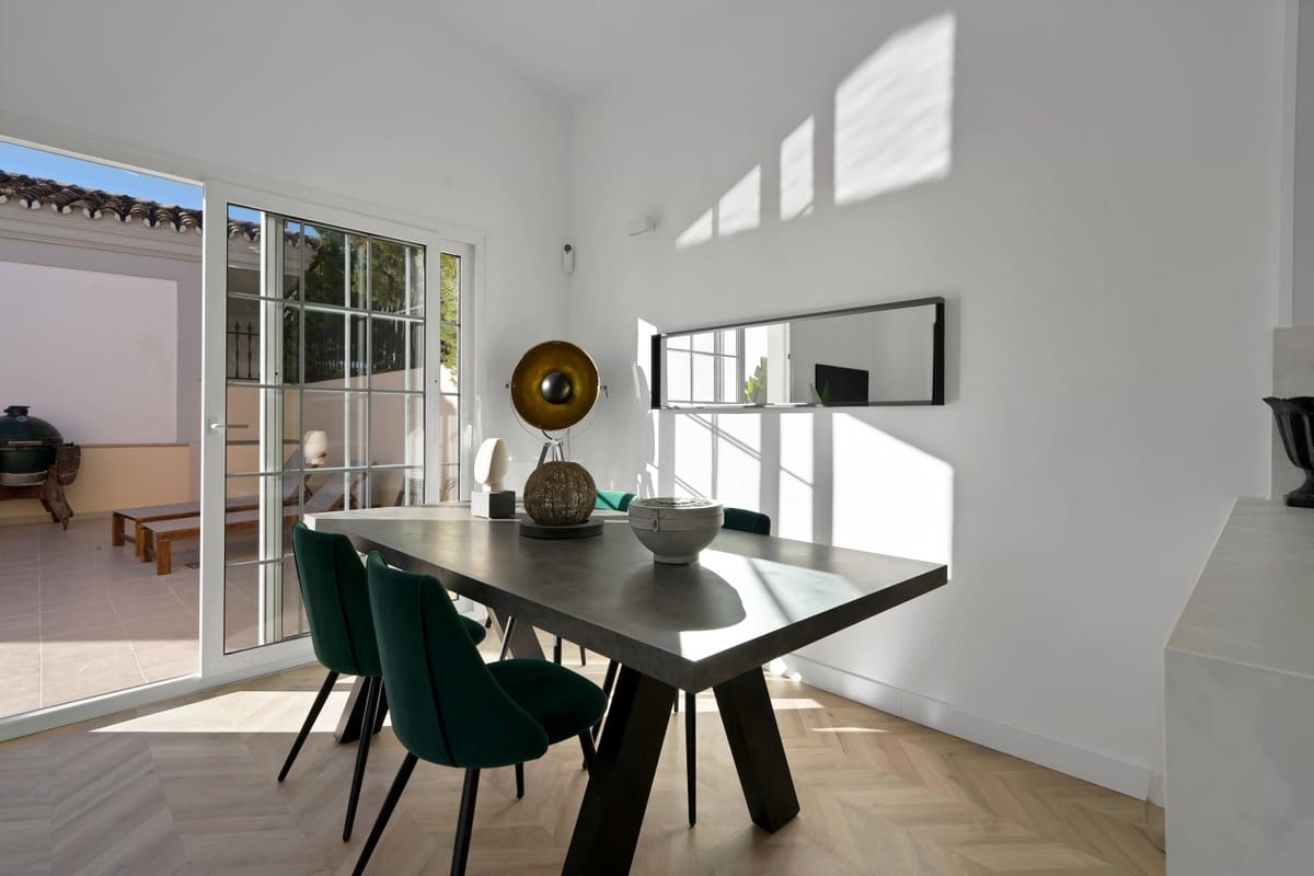5 chambre Maison de Ville à vendre à Marbella avec piscine garage - 1 695 000 € (Ref: 10125723)