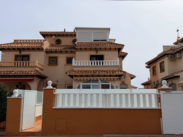 3 slaapkamer Villa te koop in Lomas de Campoamor - Las Ramblas, Orihuela met zwembad garage - € 289.000 (Ref: 10125726)