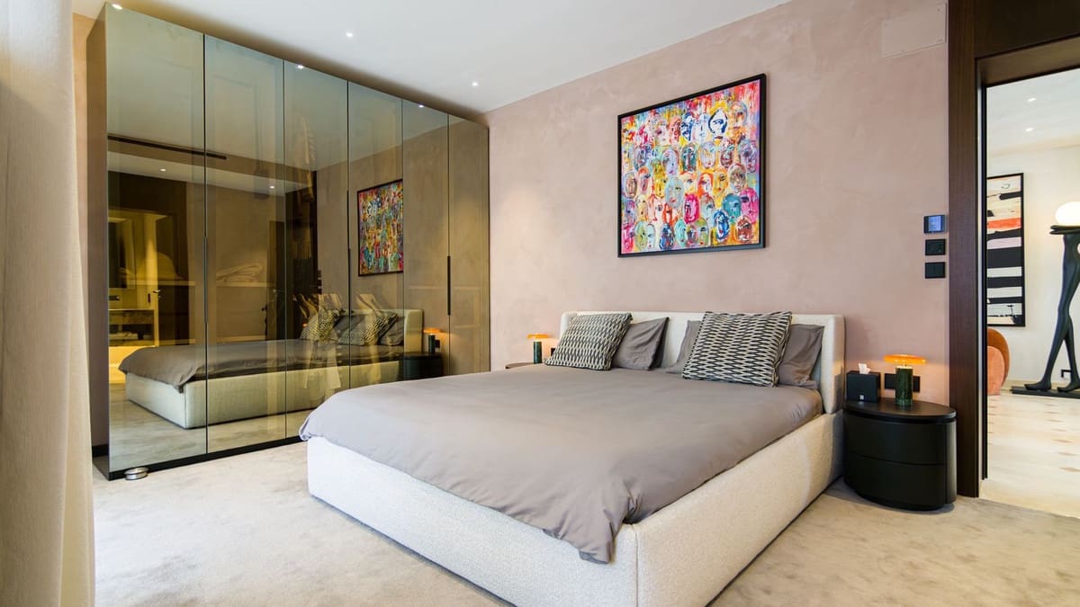 5 bedroom Villa for sale in Marbella with pool garage - € 4,690,000 (Ref: 10125732)