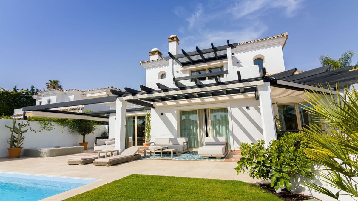 5 bedroom Villa for sale in Marbella with pool garage - € 4,690,000 (Ref: 10125732)