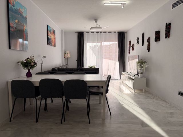 2 chambre Appartement à vendre à La Reserva, Marbella avec piscine garage - 360 000 € (Ref: 10125734)