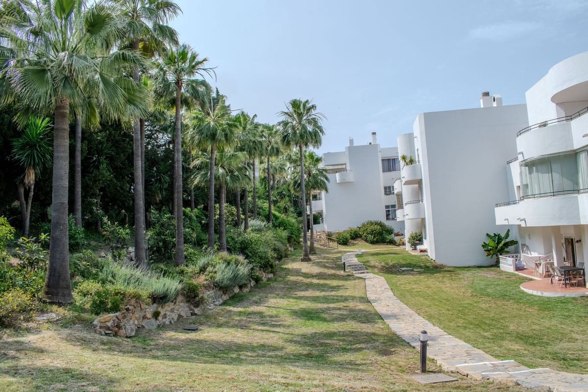 2 sypialnia Apartament na sprzedaż w Estepona z basenem garażem - 320 000 € (Ref: 10125742)
