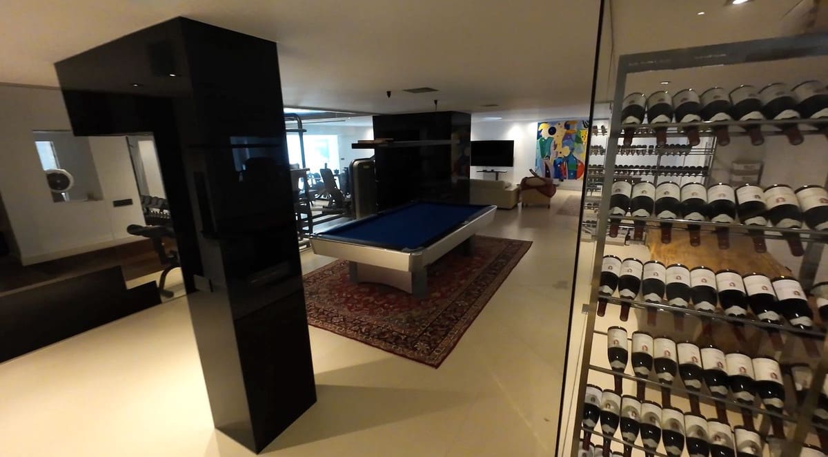 8 soveværelse Villa til salg i El Paraiso med swimmingpool garage - € 3.995.000 (Ref: 10125745)