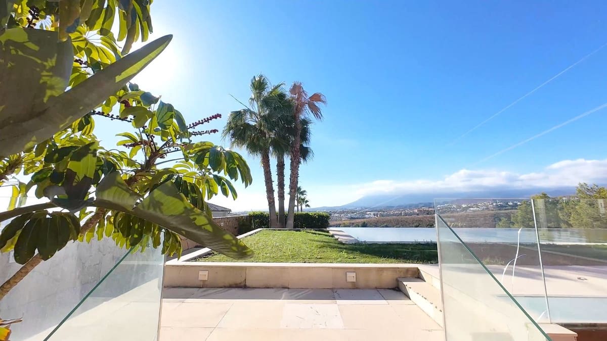 8 soveværelse Villa til salg i El Paraiso med swimmingpool garage - € 3.995.000 (Ref: 10125745)