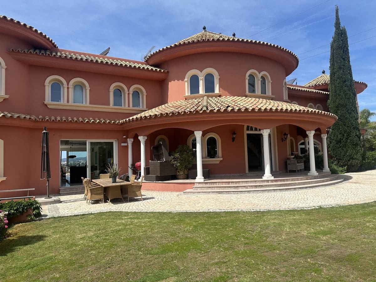 8 soveværelse Villa til salg i El Paraiso med swimmingpool garage - € 3.995.000 (Ref: 10125745)