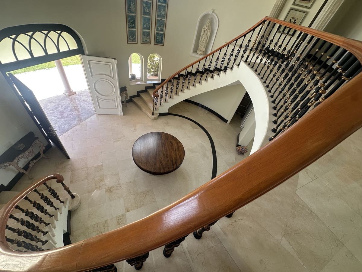 8 soveværelse Villa til salg i El Paraiso med swimmingpool garage - € 3.995.000 (Ref: 10125745)