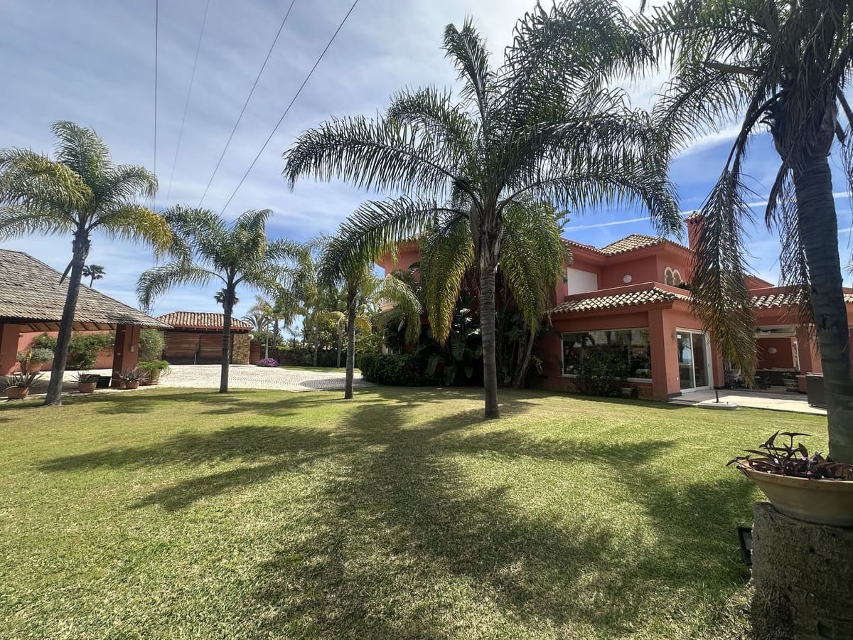 8 soveværelse Villa til salg i El Paraiso med swimmingpool garage - € 3.995.000 (Ref: 10125745)