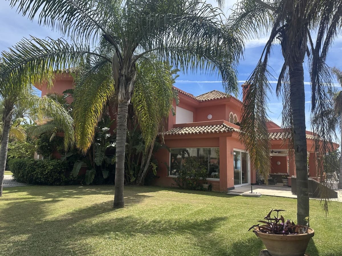 8 soveværelse Villa til salg i El Paraiso med swimmingpool garage - € 3.995.000 (Ref: 10125745)