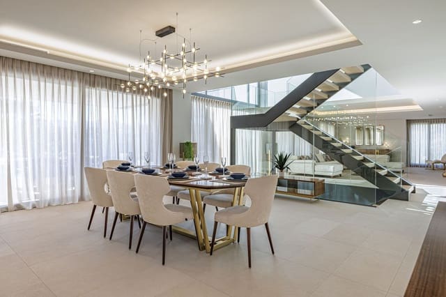 6 makuuhuone Huvila myytävänä paikassa El Paraiso, Estepona mukana uima-altaan 
autotalli - 4 250 000 € (Ref: 10125746)