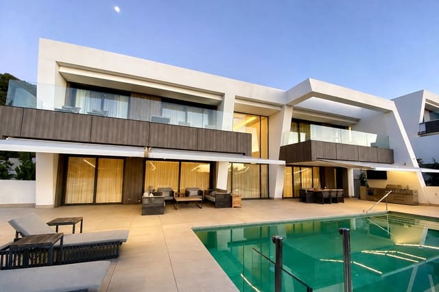 6 makuuhuone Huvila myytävänä paikassa El Paraiso, Estepona mukana uima-altaan 
autotalli - 4 250 000 € (Ref: 10125746)