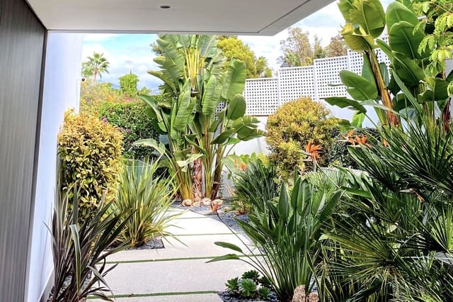 6 makuuhuone Huvila myytävänä paikassa El Paraiso, Estepona mukana uima-altaan 
autotalli - 4 250 000 € (Ref: 10125746)