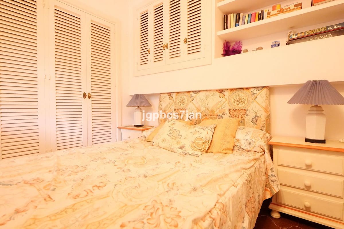 3 sypialnia Apartament na sprzedaż w Marbella z basenem - 585 000 € (Ref: 10125753)