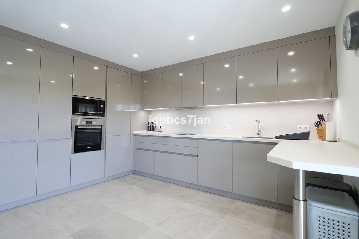 5 Zimmer Apartment zu verkaufen in Cabopino mit Pool Garage - 1.925.000 € (Ref: 10125755)