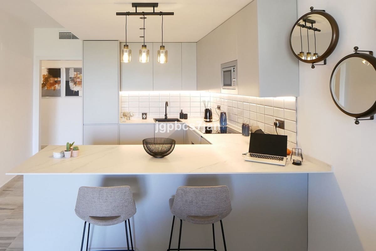 3 sovrum Lägenhet till salu i Cabopino med pool garage - 574 900 € (Ref: 10125756)