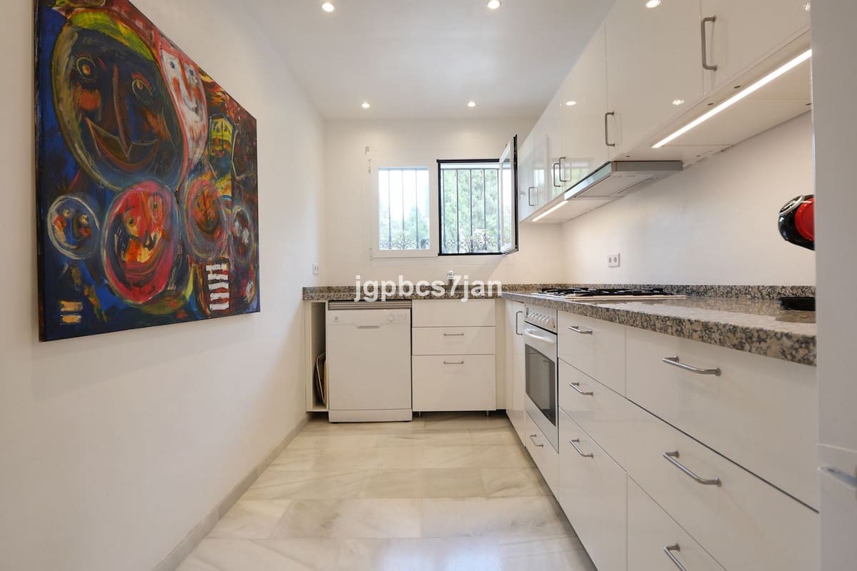 3 bedroom Townhouse for sale in Cabopino with pool garage - € 839,000 (Ref: 10125760)
