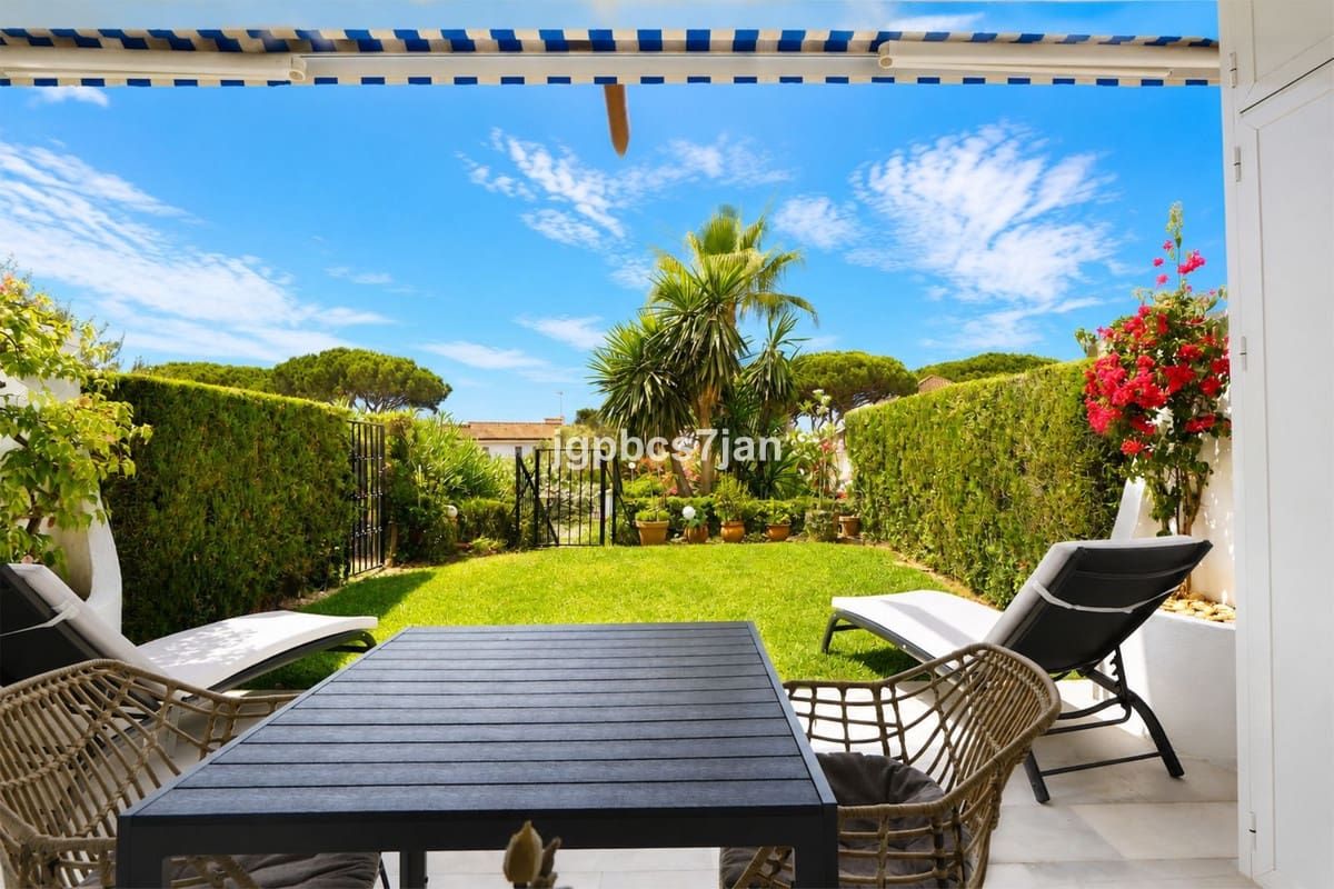 3 bedroom Townhouse for sale in Cabopino with pool garage - € 839,000 (Ref: 10125760)