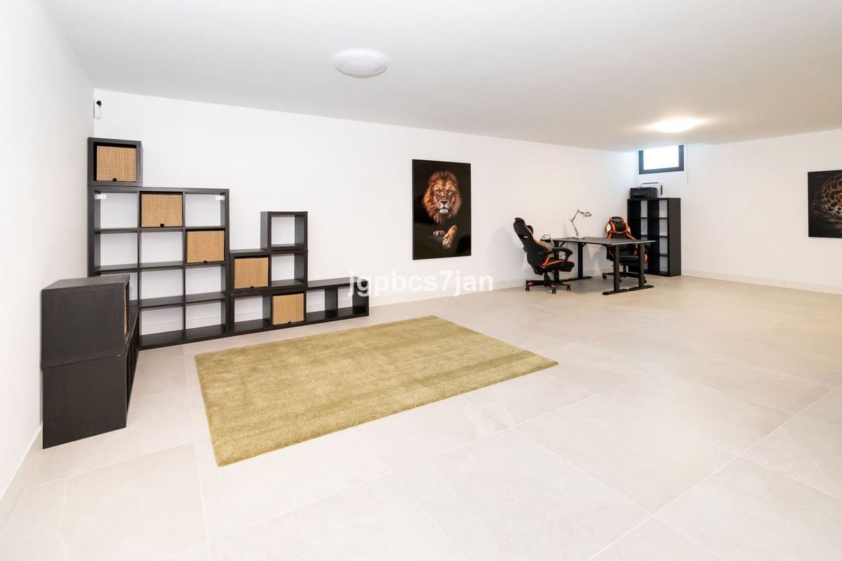 4 sovrum Lägenhet till salu i Cabopino med pool garage - 980 000 € (Ref: 10125767)