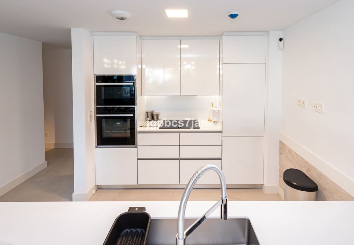 4 sovrum Lägenhet till salu i Cabopino med pool garage - 980 000 € (Ref: 10125767)