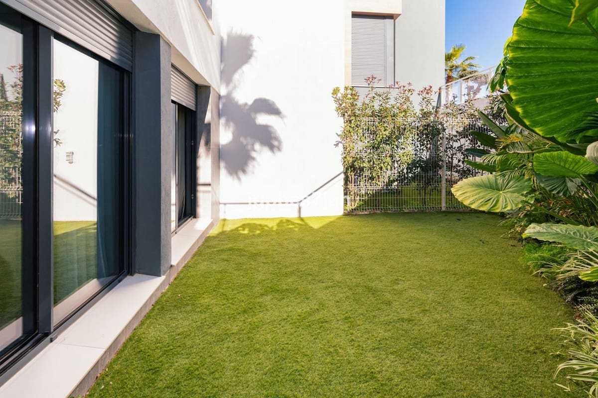 4 sovrum Lägenhet till salu i Cabopino med pool garage - 980 000 € (Ref: 10125767)
