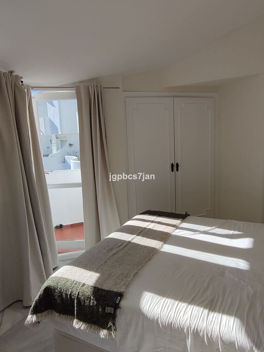Apartamento de 2 habitaciones en Calahonda en venta con piscina garaje - 375.000 € (Ref: 10125768)