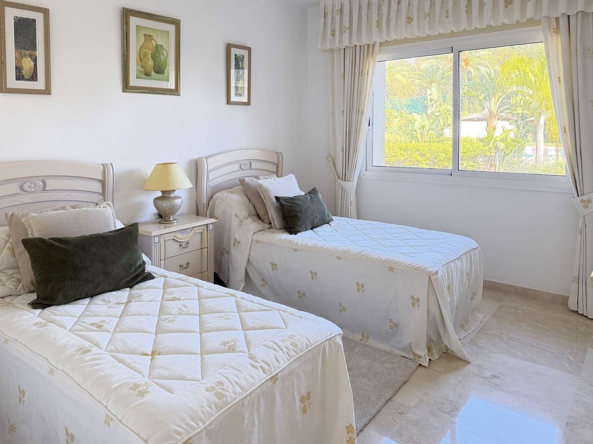 2 slaapkamer Appartement te koop in Rio Real met zwembad garage - € 590.000 (Ref: 10125772)