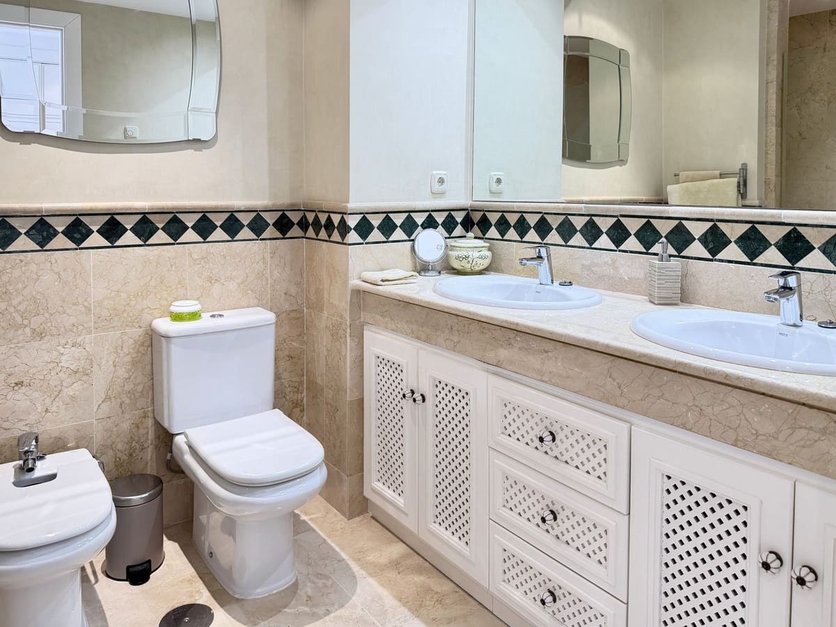 2 slaapkamer Appartement te koop in Rio Real met zwembad garage - € 590.000 (Ref: 10125772)
