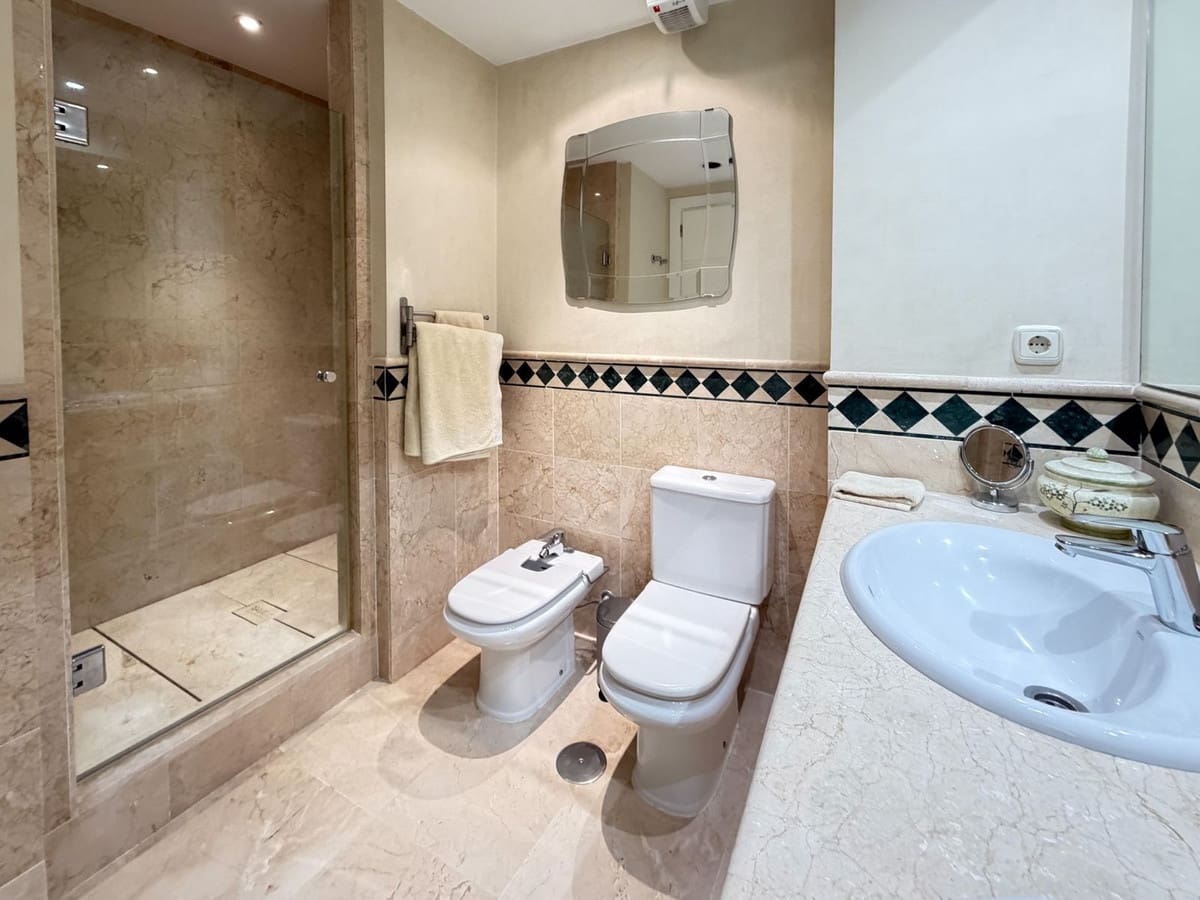 2 slaapkamer Appartement te koop in Rio Real met zwembad garage - € 590.000 (Ref: 10125772)