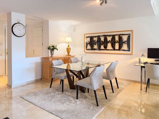 2 sypialnia Apartament na sprzedaż w Río Real, Marbella z basenem garażem - 590 000 € (Ref: 10125772)