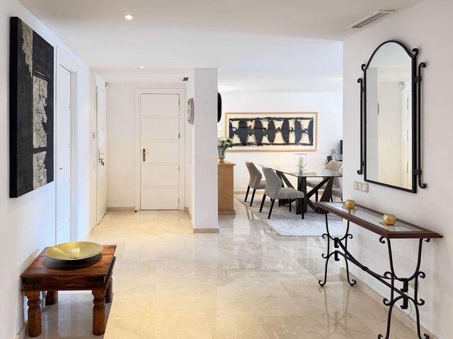 2 sypialnia Apartament na sprzedaż w Río Real, Marbella z basenem garażem - 590 000 € (Ref: 10125772)