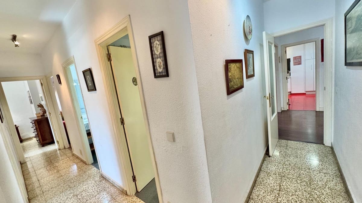 4 soveværelse Lejlighed til salg i Malaga by med garage - € 645.000 (Ref: 10125774)