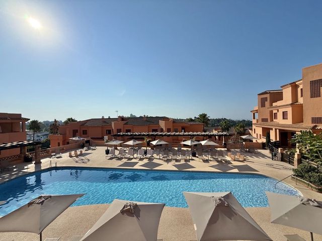 1 sovrum Lägenhet till salu i El Paraíso, Benahavís med pool - 249 000 € (Ref: 10125781)
