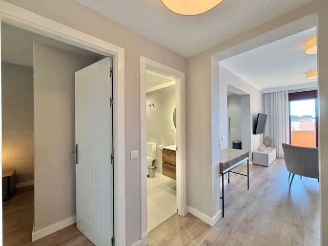 1 sovrum Lägenhet till salu i El Paraíso, Benahavís med pool - 249 000 € (Ref: 10125781)