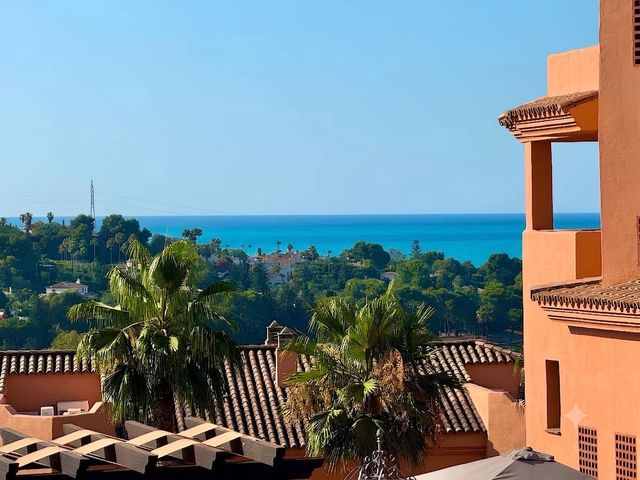 1 sovrum Lägenhet till salu i El Paraíso, Benahavís med pool - 249 000 € (Ref: 10125781)