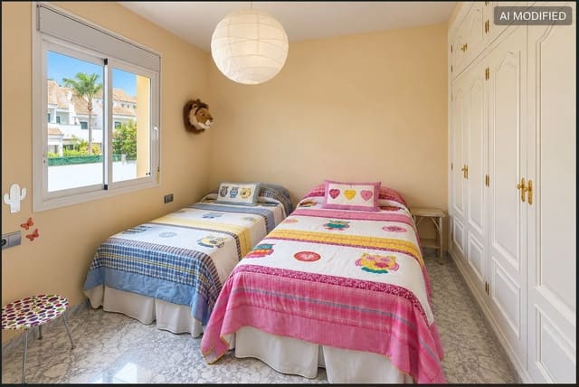 3 chambre Maison de Ville à vendre à Real de Zaragoza, Marbella avec piscine garage - 875 000 € (Ref: 10125826)