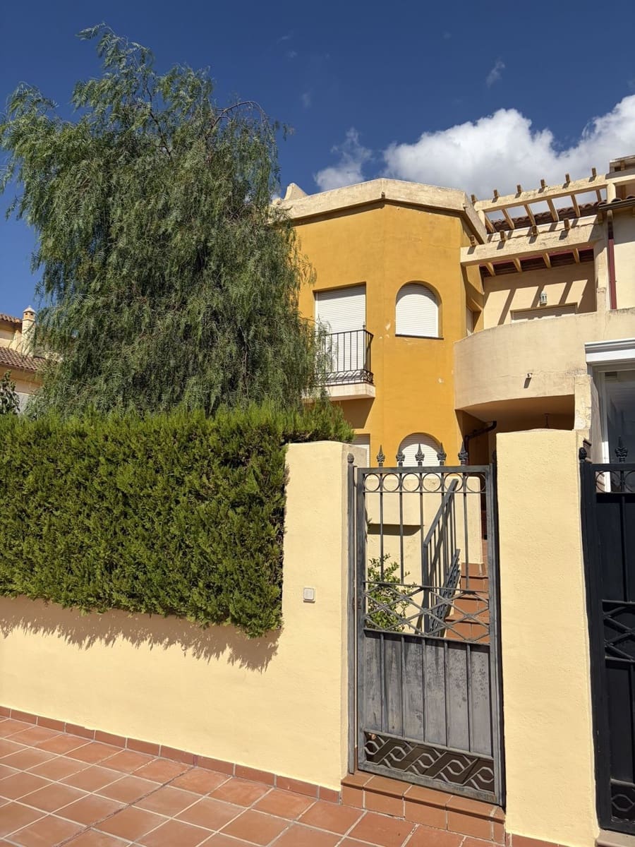 3 chambre Maison de Ville à vendre à Marbella avec piscine garage - 875 000 € (Ref: 10125826)