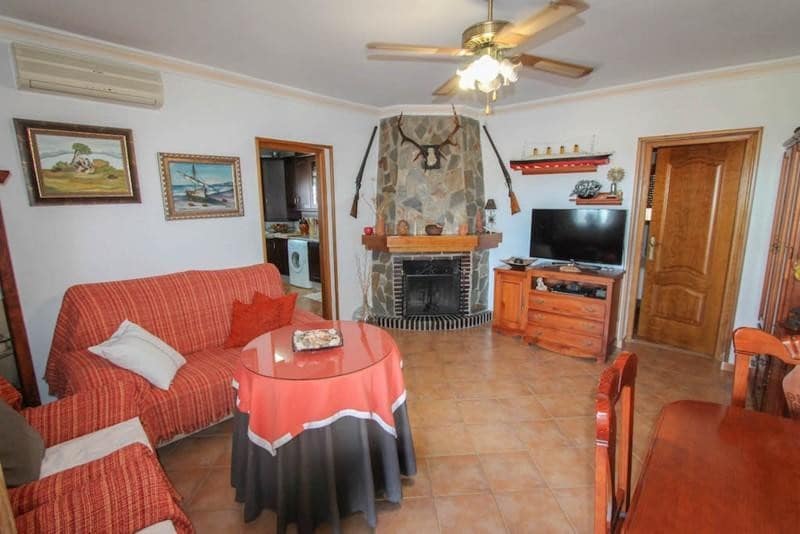 3 makuuhuone Huvila myytävänä paikassa Guaro mukana 
autotalli - 525 000 € (Ref: 10125827)