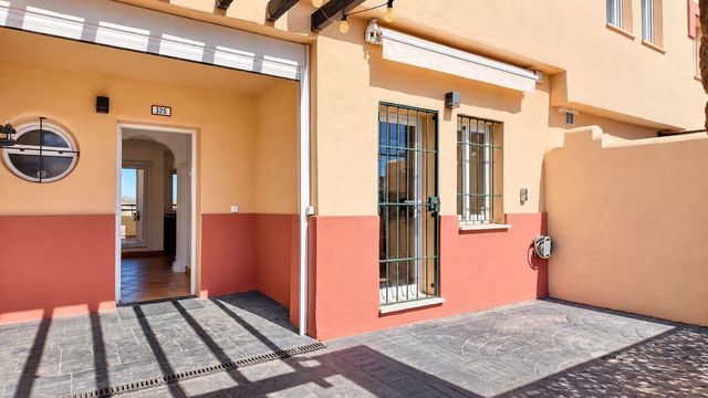 2 bedroom Townhouse for sale in La Cala de Mijas, Mijas with pool garage - € 395,000 (Ref: 10125829)