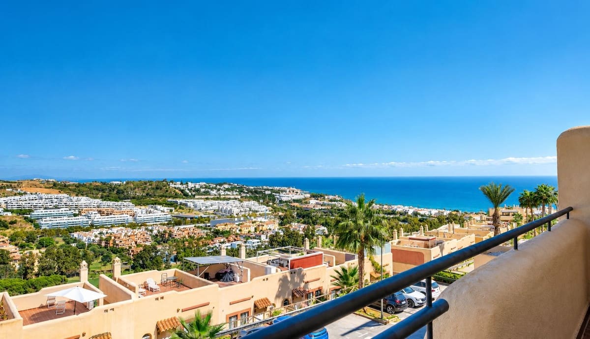 2 bedroom Townhouse for sale in La Cala de Mijas with pool garage - € 395,000 (Ref: 10125829)